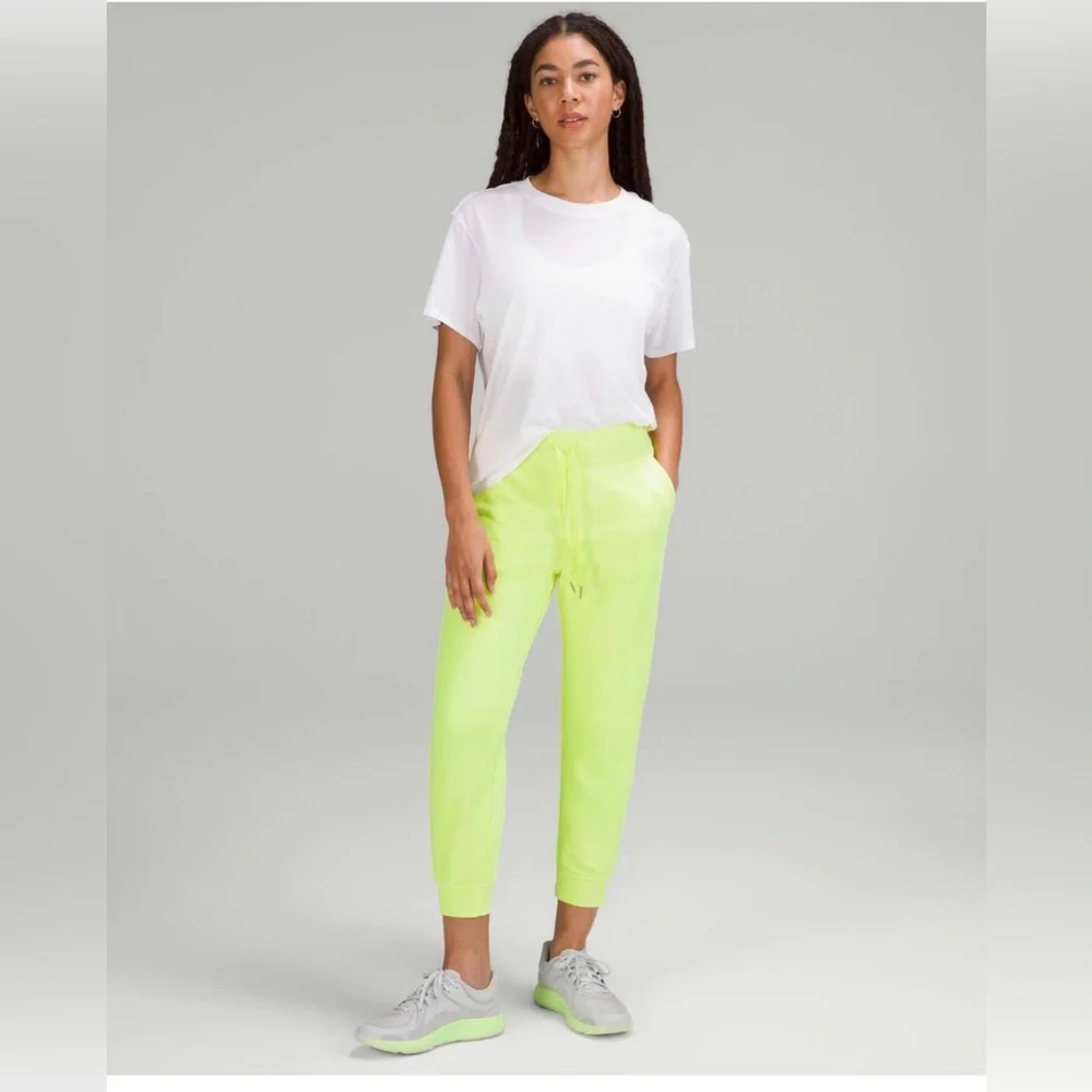 Lululemon Scuba diving Yellow Women's Jogger Pants yellow - Picture 1 of 16